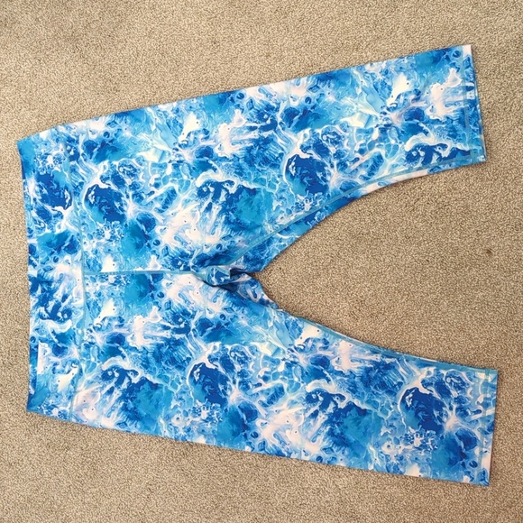 Athletic Top - Picture 6 of 6